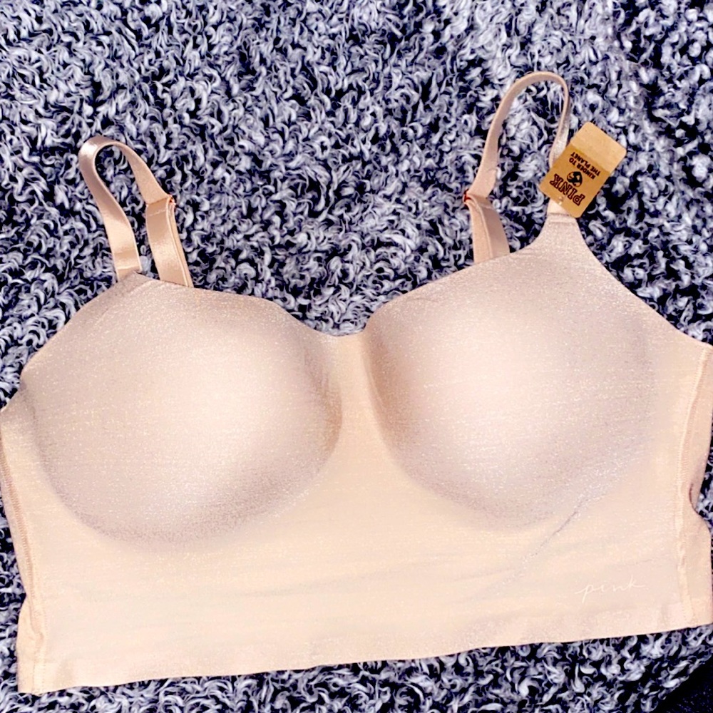 PINK 🌸 VS Bra Brand New!! Perfect for back to school needs…